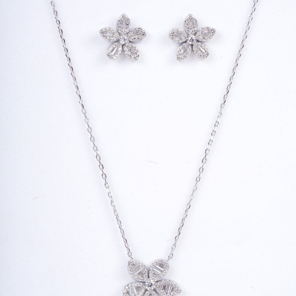 Amee Frosted Flower Silver Set