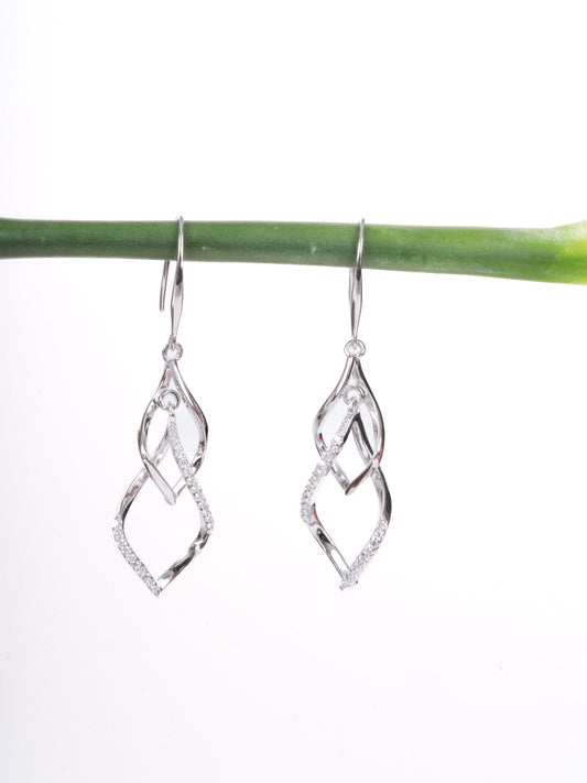 Amee Luxe Interlink Silver Earrings