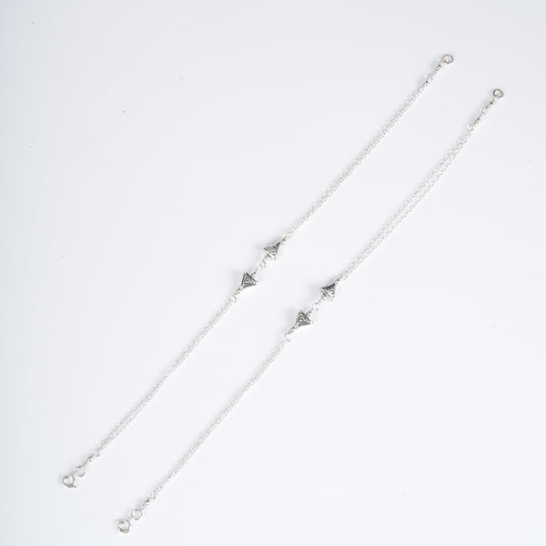 Amee Triagon Silver Anklets